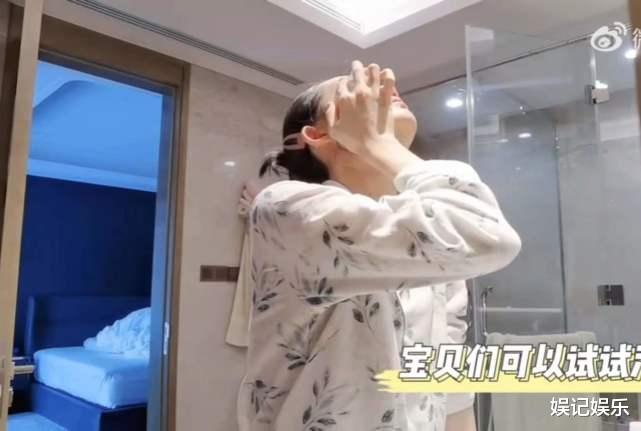 雪中悍刀行|苗苗晒一家三口日常,郑恺给女儿梳头超温馨,小公主英文名曝光