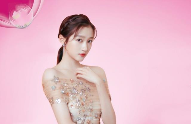 关晓彤|关晓彤代言“脱毛膏”，谁注意她抬手时的腋窝？是对消费者的尊重