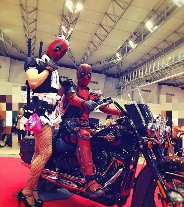 死侍|谁能拒绝一个女仆版的死侍呢？