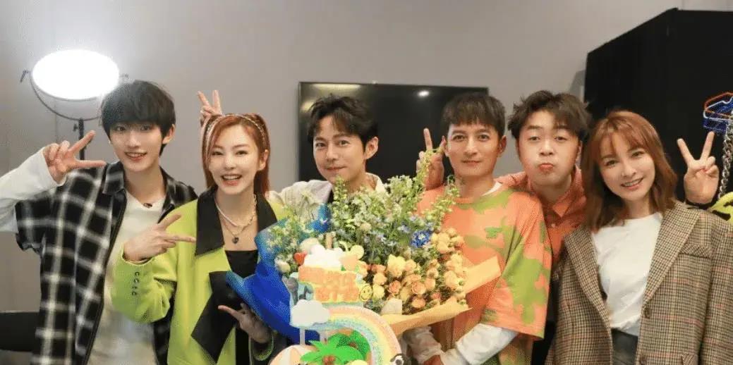 吴京|谢娜将回归快本，复工日已确定，携4档新综正式复出！