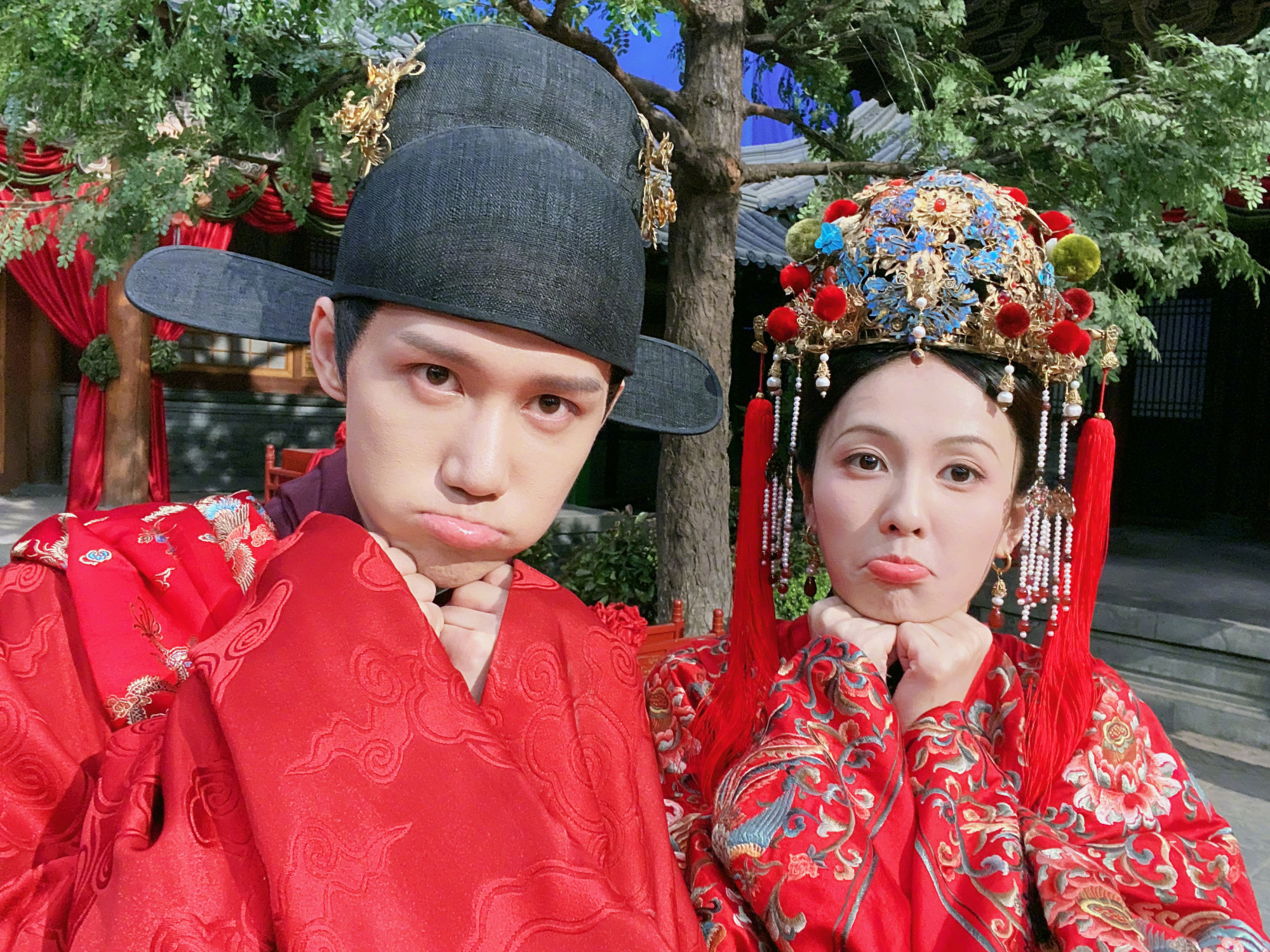 白梦妍|白鹿晒《玉楼春》大婚造型，古典婚服太美了