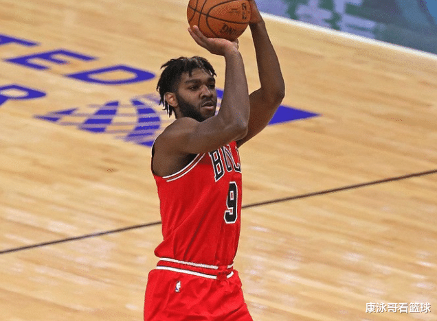 比尔|爆冷赢球！狂砍35+7，比尔大爆发威少却尴尬了，拉文35+6无力回天