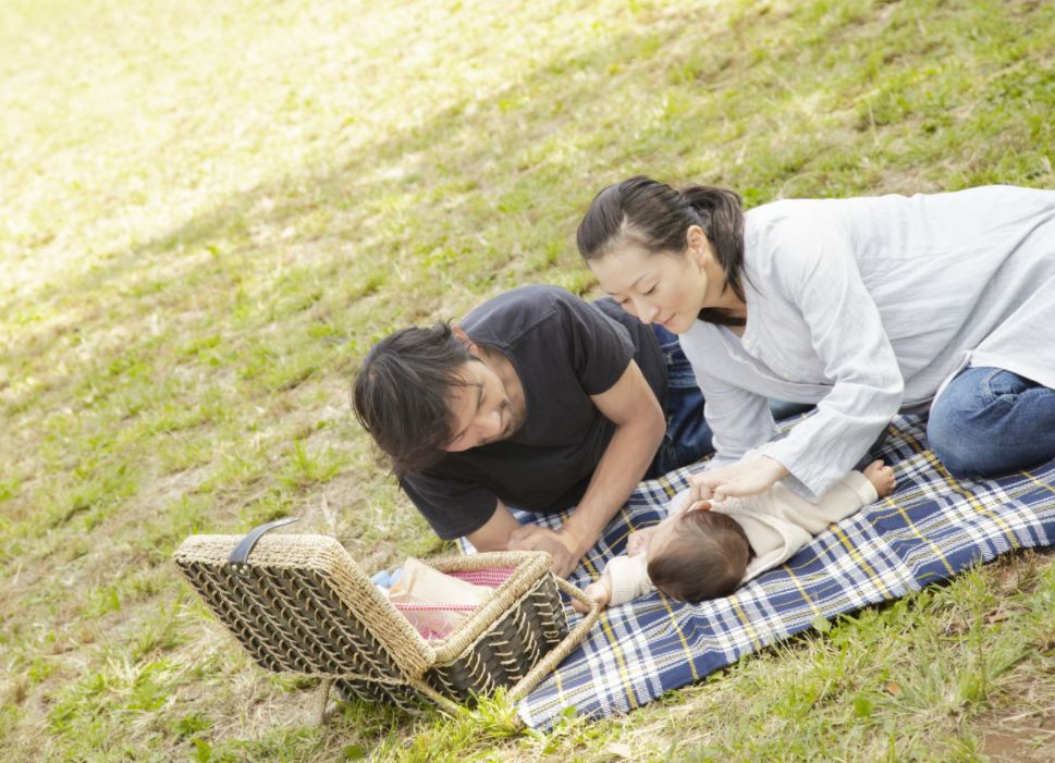 急诊室老苗|新生儿多大才可以“抱出门”?不是“百岁”,但也不能过早了