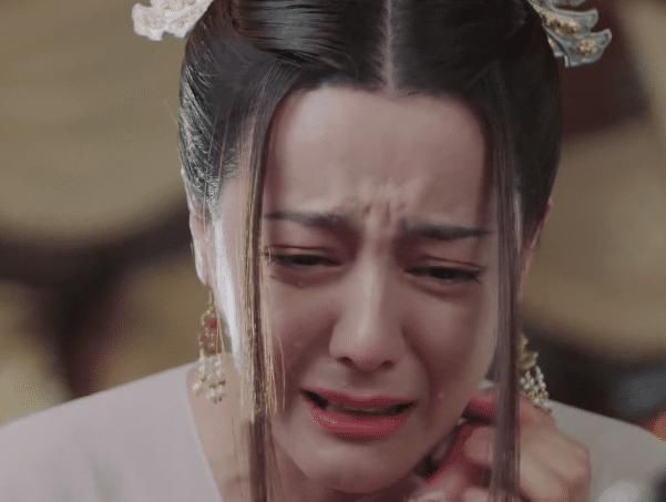 迪丽热巴|迪丽热巴“翻车”告诉我们:一张美艳的面孔,也能成为“口碑毒药”