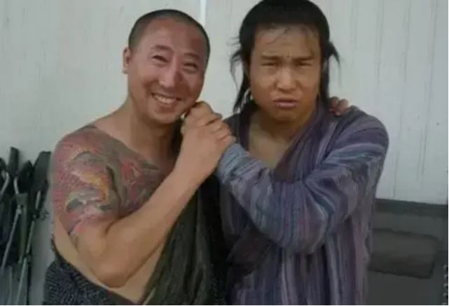 驾驶|因车祸去世的明星，有人因未系安全带，有人却因逃缴55元通行费丧命