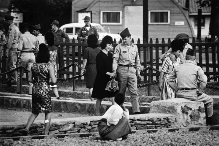 日本|为保护上层女性贞洁,日本政府利用谎言迫使近7万名普通女性沦为美军“玩物”