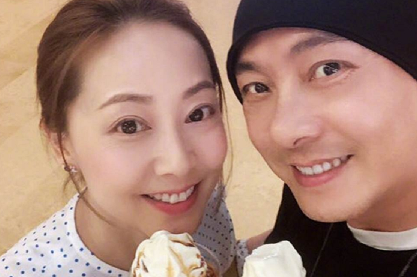 林更新|张卫健夫妇外出，张茜饭桌上抠鼻孔抽烟气质全无，久居内地太惬意