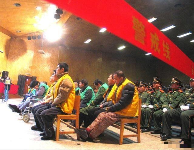 近千名黑帮分子大送葬,牵出惊天大案,01年兰州最大黑帮覆灭始末