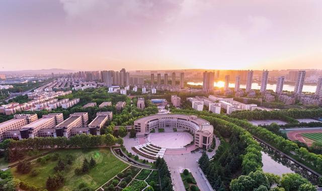 数学|这几所大学既不是985，也不是211，为何就业率那么高？