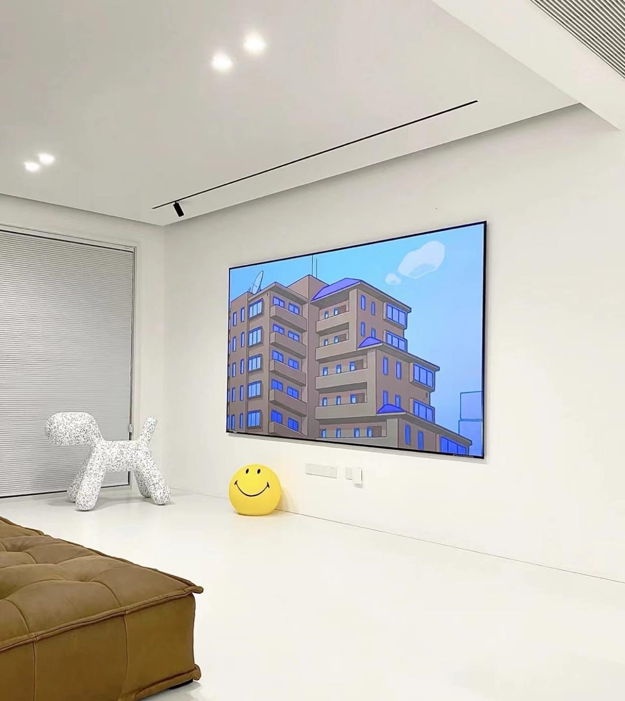 坚持全屋“黑白配”的小夫妻，把家装修的极简纯粹，装出大宅范