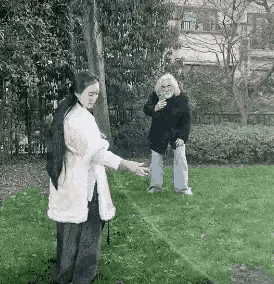 杜星霖|杜星霖顶着“3儿”的名声,嫁给大31岁张纪中,肉眼可见他们有多幸福!