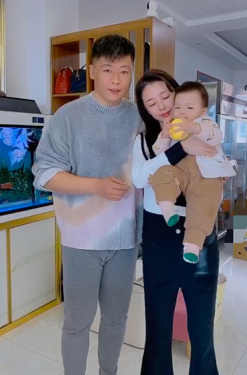 谢永强|谢永强媳妇卖货太拼，自曝患囊肿刚出院，否认宫外孕称暂不要二胎