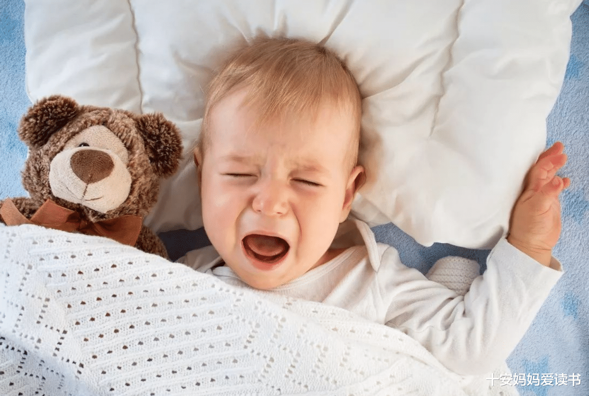 十安妈妈爱读书|半岁宝宝夜醒吵着要喝奶，可能并非是因为饿，“安抚奶”了解一下