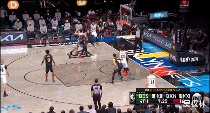 詹姆斯·哈登|令人绝望！同一位置狂飙三分，三巨头轮番轰炸，这谁顶得住？