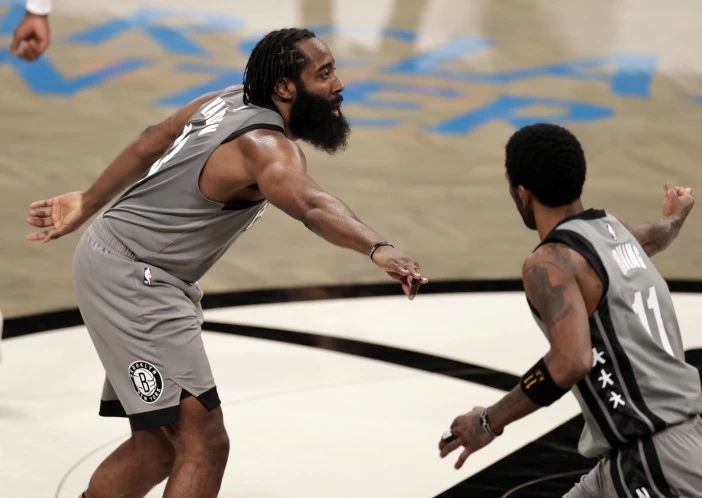 森林狼队 再见，唐斯！森林狼3换1交易方案出炉，14+7后卫无缘与西蒙斯互换