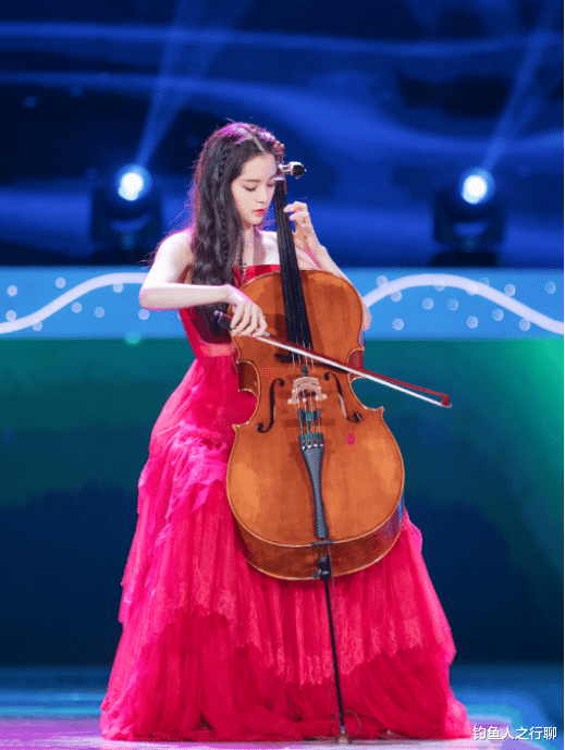 关晓彤|“新四小花旦”的3年巨变，关晓彤开始掉队，张子枫异军突起