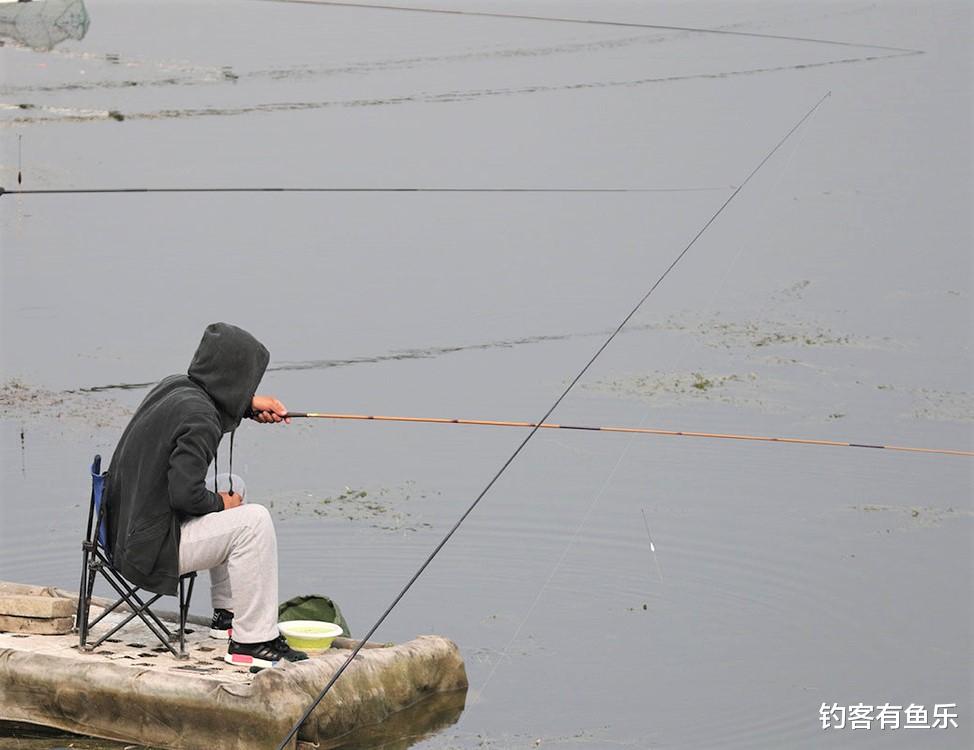 饵料|用同样的窝料、饵料钓鱼，别人爆护你没口，那是因为你没“放口”