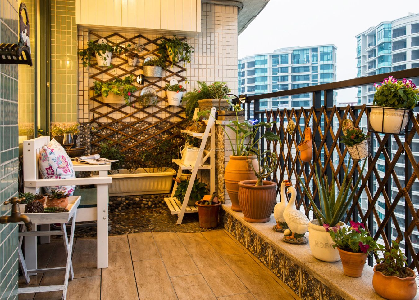 如何将阳台改造成花园？给自己圆一个花园梦