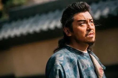 薛之谦|5位没“偶像包袱”的明星，邓超竟去路边贴膜，雷佳音是各种自黑