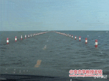 小叶娱记 “我该不该告诉我女友,她脚上全是灰呢?”表面功夫真足!