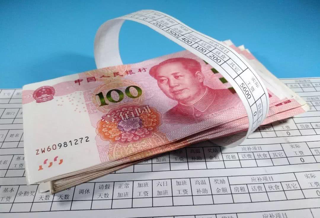 情微说|两大行业陷入“用工荒”，为何月薪上万都不愿意干？终于有了答案