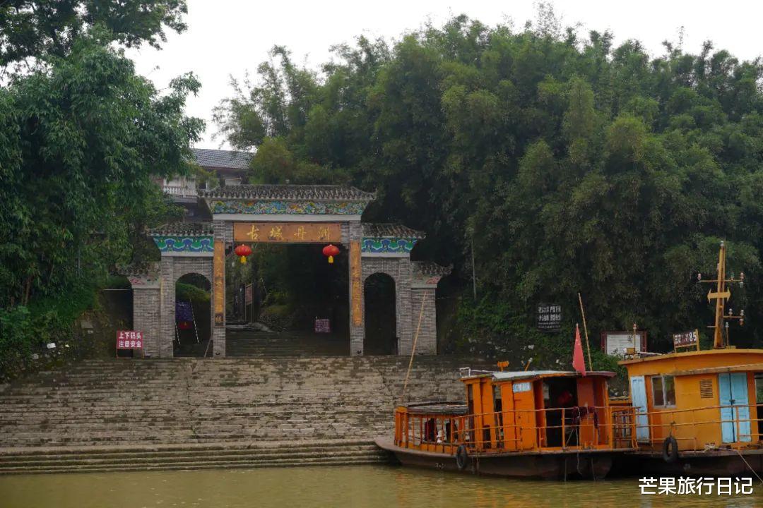 碼頭 中國唯一水上古城，400年來只能乘船出入，風景秀麗如世外桃源