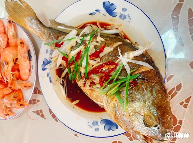 中秋节 青岛一家四口的中秋晚餐,在朋友圈火了,网友:抠门,就这么招待公婆