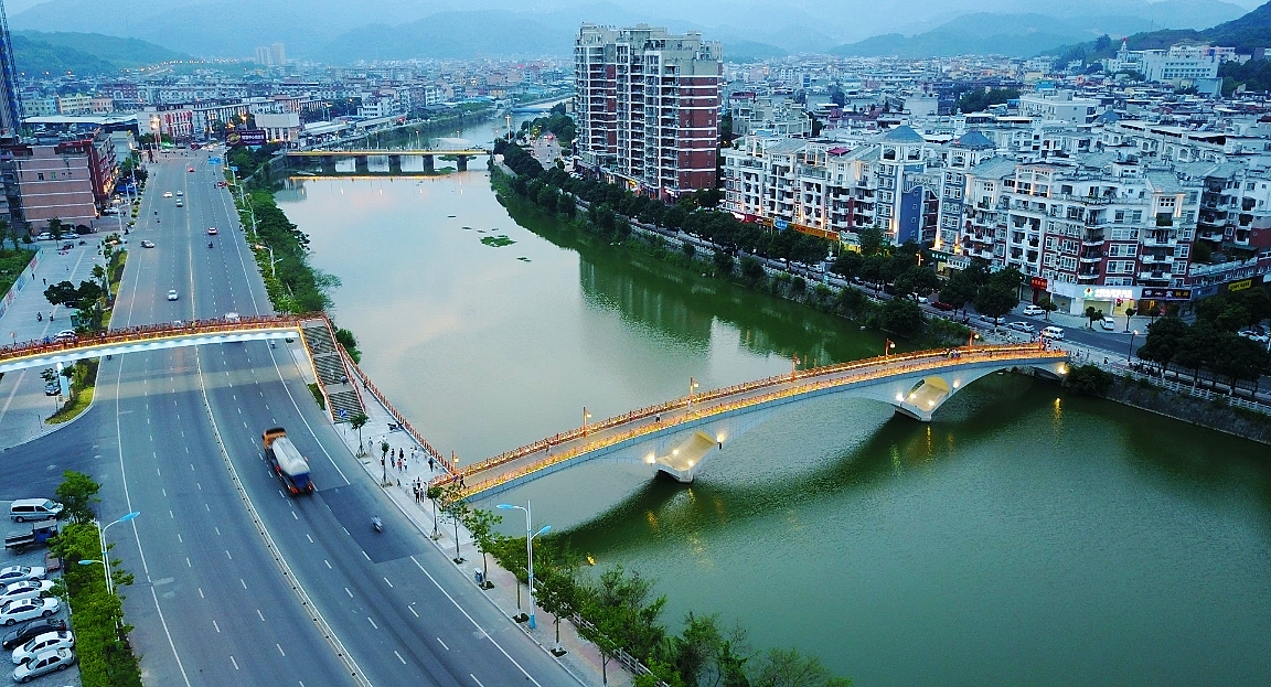 麻城漫谈 我国1个黑马省份,将建设两极两圈三轴,加速全省融入发展