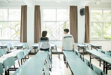 男子与前女友发生关系被抓,女子:以前我是自愿的