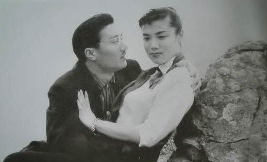 谢贤|“花花公子”谢贤：曾人气比李小龙还高，女友更是一个比一个年轻