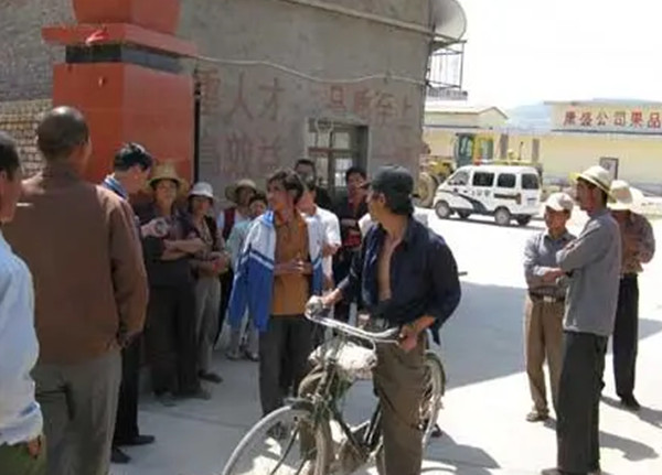 农村见闻 村里的哼歌少年，最终成为无情杀手