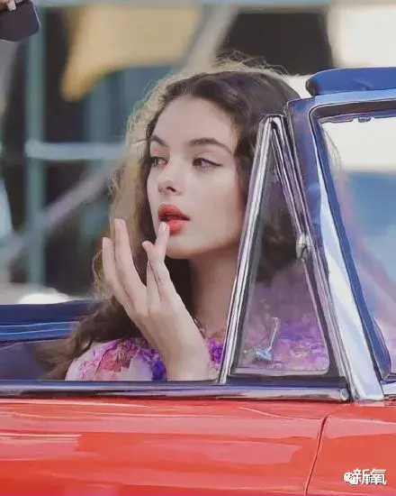 汪峰|星二代颜值天花板恋爱曝光，这近照简直比她妈还要绝了！