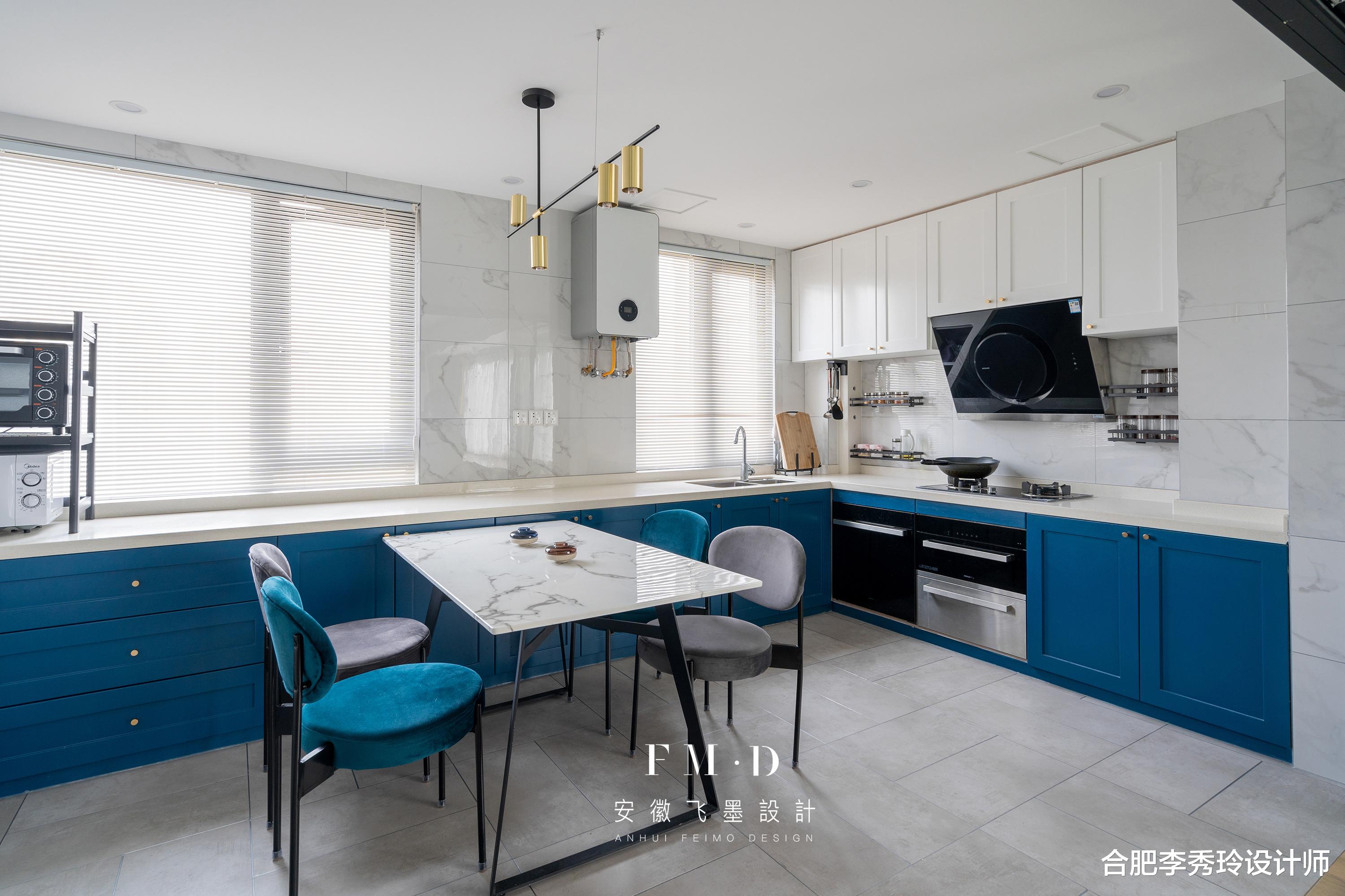 厨房面积也不小,这4个地方都能加个吧台,尝试过的人大多都满意