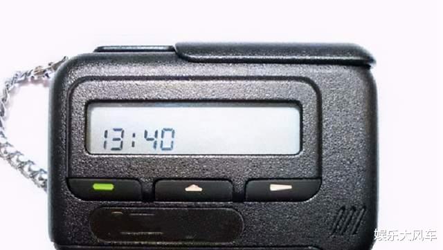 贾玲|孙海洋结婚照曝光，妈妈神似“瘦版”贾玲，孙爸腰间“BB机”抢镜