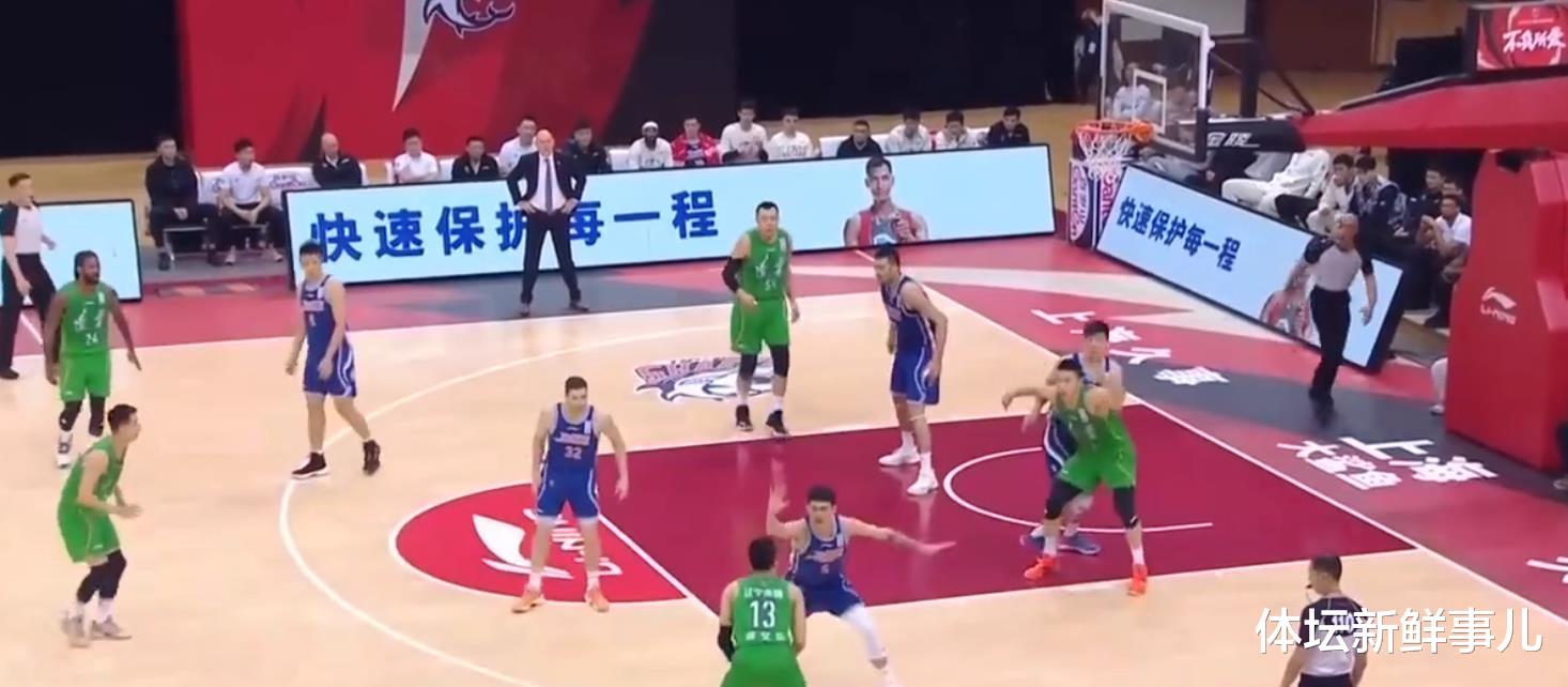 辽宁男篮|耻辱输球后，辽篮主帅送了郭艾伦3个字，韩德君赛后感言意味深长
