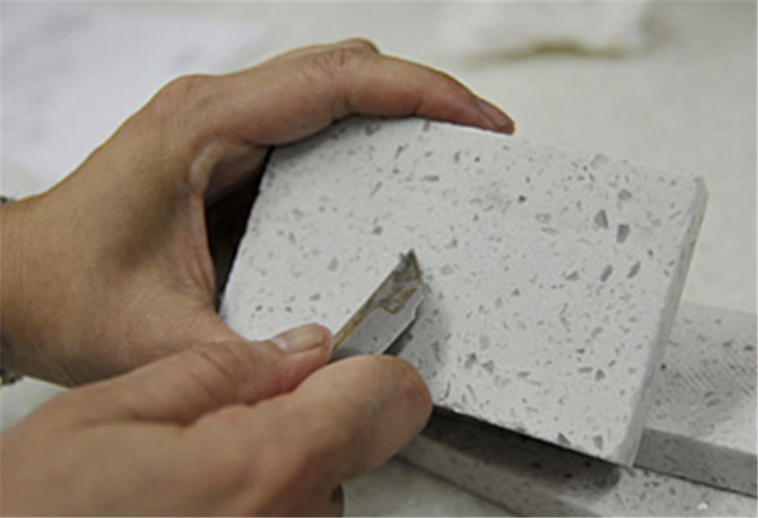 |石英石台面怎么区分好坏？没挑好，渗色、断裂算轻的，健康堪忧！