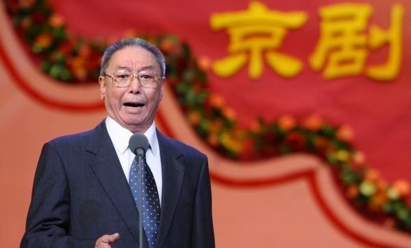 样板戏|这些京剧名家因样板戏成名，但是却也和角色水乳交融很难突破