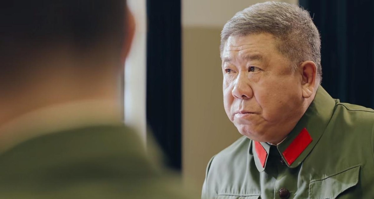 英雄岁月之王牌部队|《王牌部队》5天收视破2，狂揽4个冠军，这6大配角居功至伟