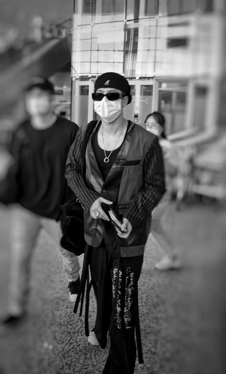 BiuVogue|又潮又暖的男人真的存在，王嘉尔暖男行为上热搜，衣服也很\＂暖\＂