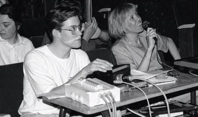 埃马纽埃尔·马克龙|1994年，41岁布丽吉特和16岁马克龙的恋情曝光，丈夫气得离家出走