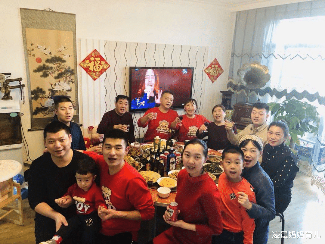 凌晨妈妈育儿|“妈妈,为啥中秋不能回姥姥家”?甩掉陋习,中秋回咱娘家过!