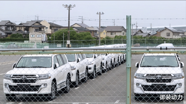凌渡|实锤了，新款兰德酷路泽LC300到港了，在大连港