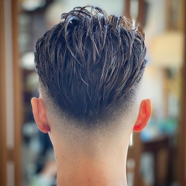 穿衣搭配|男发无论怎么剪，还是两侧推短受欢迎，越来越多男士这样剪