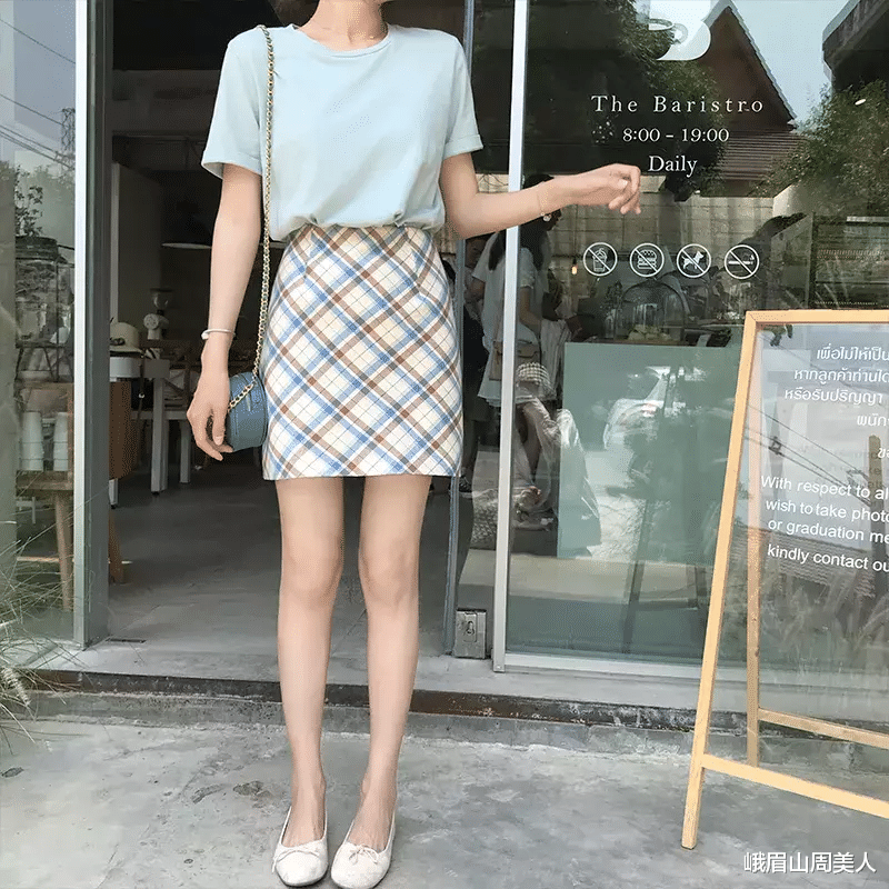 峨眉山周美人|真正见过大世面的女人，很少穿这“3双”鞋，掉档次还土气感十足