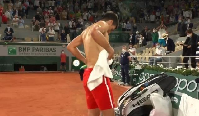 德约科维奇|3-1冲击双圈大满贯，德约科维奇握拳+展示好身材，纳达尔很是落寞
