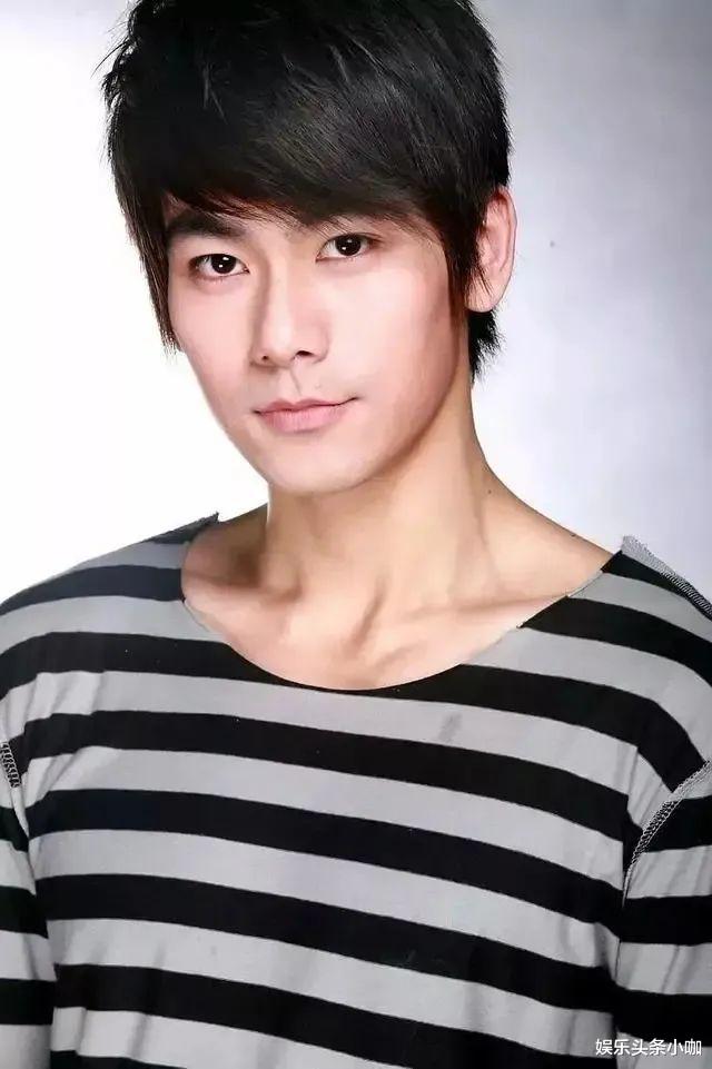 戴向宇|锤了？！京圈公主大婚，老公10年婚史不敢说