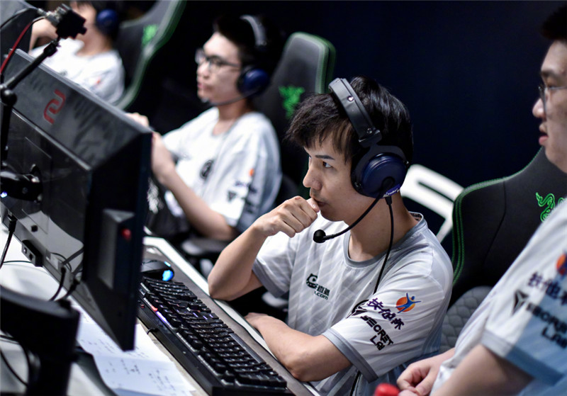 ig|Ti10首日茶队出师不捷，iG力克EG扳回一城！查猪太激动遭邻居投诉