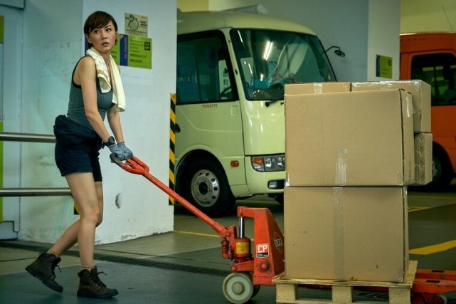 高圆圆|刘心悠赴港闯荡16年首踏旺角女人街当老司机