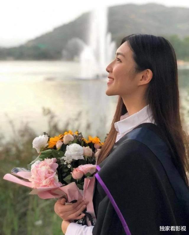 相声|2021港姐选出27岁季军，冠军比赛失误被吐槽爆冷，星二代未入三甲