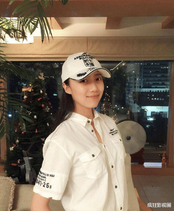 吴若甫|出道30年从无绯闻的吴若甫，娶比自己小22岁的娇妻，如今怎样了？